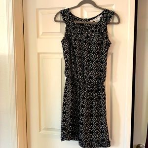 Max studio cute dress never worn. Hits top of knees if 5’6. Cute for dinner date